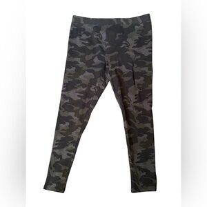 Style & Co Green and Black Camouflage Leggings